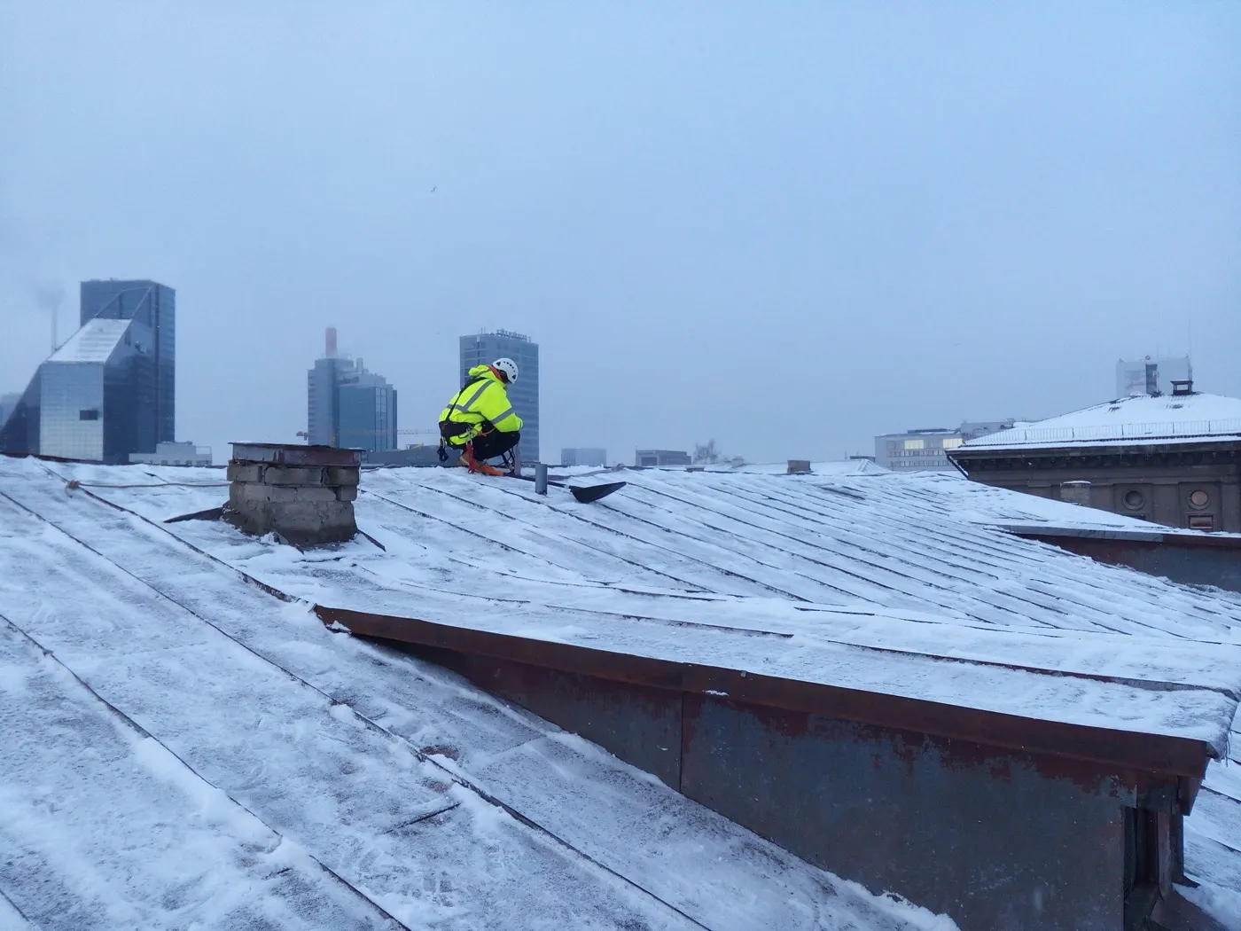 Amet hoiatab: lumeperioodil tuleb tagada katustel ohutus!